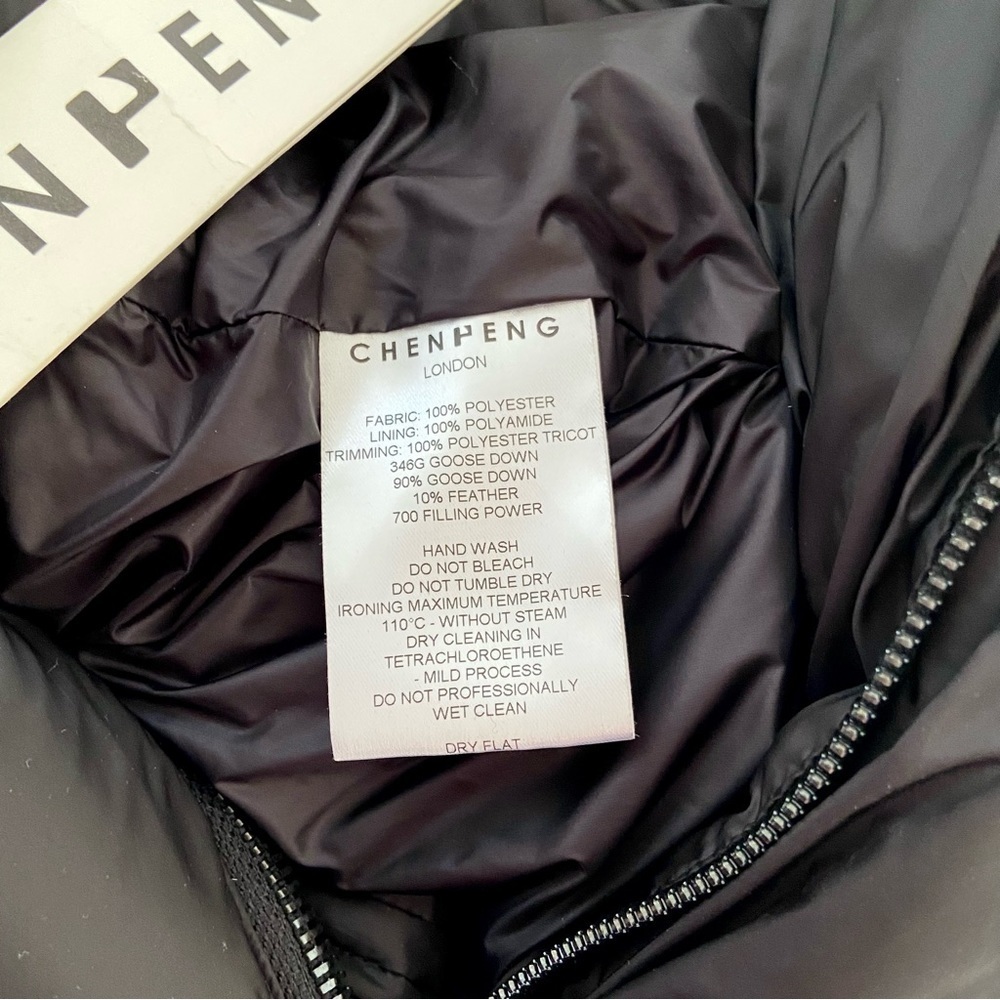 CHEN PENG Black Short Oversized Quilted Puffer Jacket - Picture 13 of 14